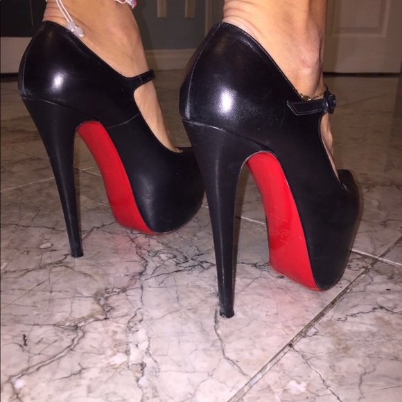 ❌SOLD❌Black Christian louboutin heels - Picture 4 of 7